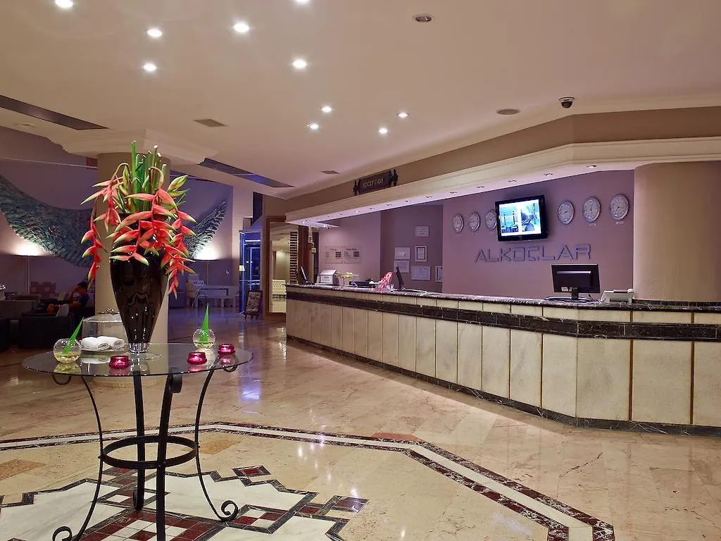 Курортный комплекс Alkoclar Adakule Hotel Кушадасы