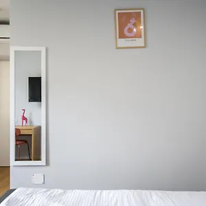 Cute In , Бухарест Румыния