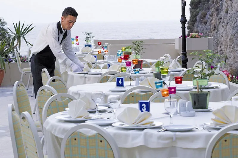 Alkoclar Adakule Hotel Kusadası 5*,